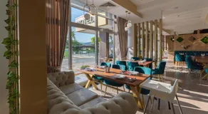Hotel IDEAL Deluxe - Image 2