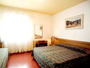 Hotel Dante - Image 2