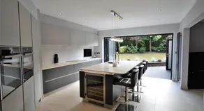 Lavish4Bed Mansion in Warrington - Image 3