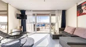Cozy Floating house with sauna - Image 2