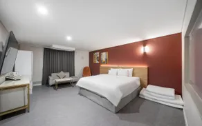 Brighten Hotel - Image 4