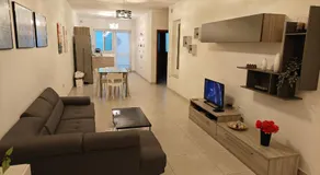 Boutique Ivy Rose 2-Bed Home, Heart of Marsaxlokk - Image 2