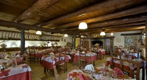 Hôtel Logis La Crèche La Chomette - Image 3