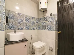 SilverKey Executive Stays 36995 Ambika Inn Complex - Image 4