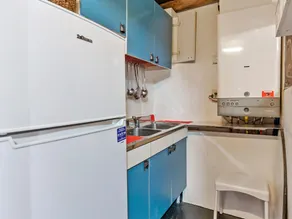 Lovely Holiday Home in Montaner with Patio - Image 3