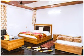 Shri Anand Hotel Berinag Shahgram with Parking included - Image 2