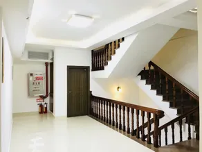 Business Hotel - Image 3