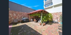 Emu Backpackers Perth - note - Valid Passport required for check in - Image 3
