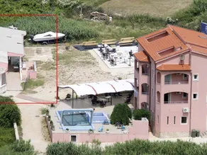 Quaint Holiday Home in Metajna with Terrace - Image 2