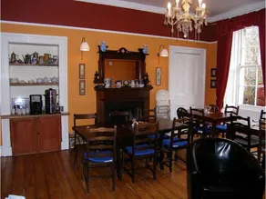 IVY- Braveheart Guest House - Image 3