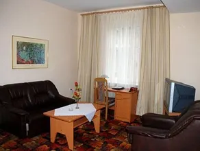 Bristol Residence - Image 4