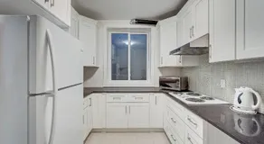 Quiet Suites Up to 8 Guests Near DTVan Monthly Option - Image 3
