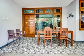 OYO 90891 Parang Kusumo Residence - Image 3