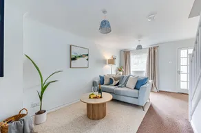 Cosy Stylish Home w EV Charger Priv.… - Image 2