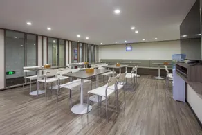 Hilbert Hotel (Guangzhou Nansha Wanda Plaza Jinzhou Subway Station) - Image 2