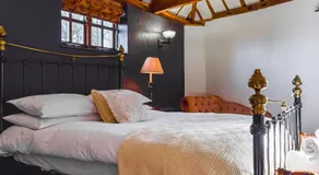 Barn Suite - Image 2
