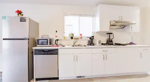 Walkout Basement Suite, 2 BDR 4BD, Bright and Spacious - Image 4