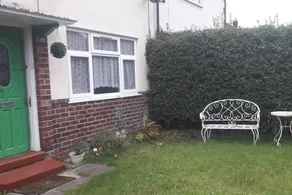 Homely 3-bed House in Manchester - Image 4