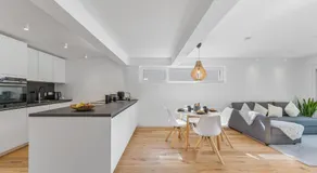 Design Suite mit Terrasse und Parkplatz in Böblingen - Image 2