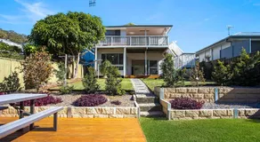 Charming coastal retreat - Image 5