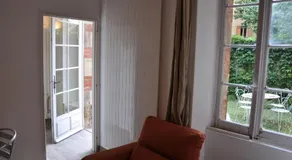 location studio meublé avec jardin - Image 3
