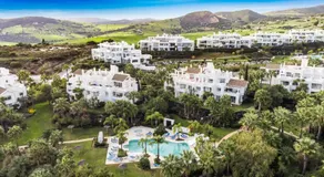 Luxury Apartment with Free Alcazaba Lagoon Access - Image 5