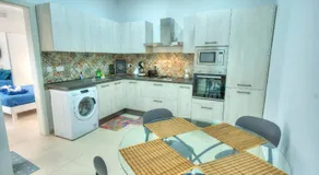 Modern 1BR Stylish Maisonette with Yard - Bugibba Promenade - Image 3