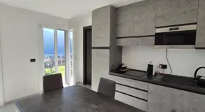 Lake view apartment and private covered parking space- La Terrazza di Jo - Image 3