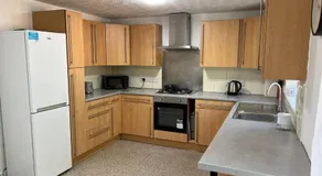 Etruria House - Near Water World, Festival Park and Bet365 - Image 3