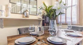 Chester City Centre Cottage, Sleeps 6 with FREE Parking - Image 5