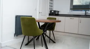 Modern 2BR Home in Manchester Co-op live parking - Image 5