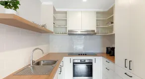 Dunsmore Lodge - Cowes, VIC - Image 2