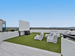 Generous 2-Bed Apartment with Great Amenities - Image 5