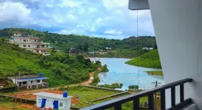 Rock Lake Villa - Image 3