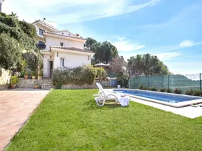 ***LLORET DE MAR VILLA*** 4 Bedrooms | Private Pool | Free WIFI | BBQ - Image 5
