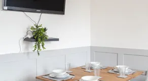 Sleek 4BR Getaway - Free Parking - 25 Percent Off Monthly - Image 2