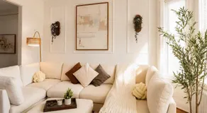 Spacious 3BR Near NYC and MetLife with 5 Beds and 2 Parking - Image 2