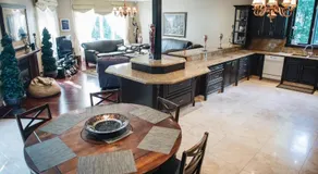 JstLikeHome - Luxury Mansion & Guesthouse - Image 2