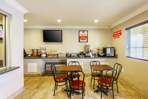 Econo Lodge San Bernardino I-215 - Image 4