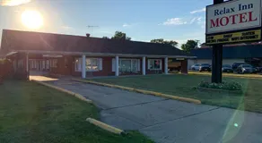 New Relax Inn Bridgeview - Image 5