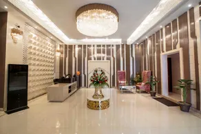 Red K Velvet Hotel - Image 3