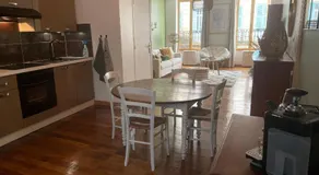 "Le Noeud vert" Appartement sur le thème de Nevers, 65 m2 en coeur de ville, parking à 200M avec accès inclus à salle de sport de 2000m2, Sauna & Hammam - Image 3