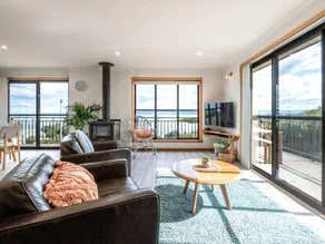 Granite Beach House - Image 2
