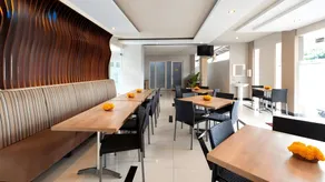 Cozy Stay Hotel Simpang Enam by Avilla Hospitality - Image 2