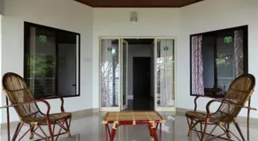 Lovedale Lakeside Homestay - Image 2