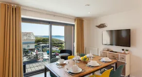 11 Woolacombe West - Luxury Apartment at Byron Woolacombe, only 4 minute walk to Woolacombe Beach! - Image 2