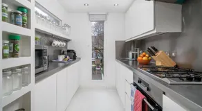 Captivating apartment in Shepherds Bush - Image 5