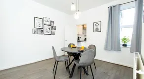 K Suites - Granville Avenue - Image 3