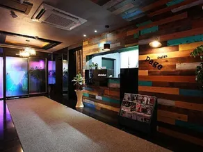 PAGE HOTEL - Image 4