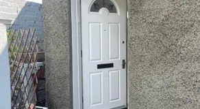 1 bed flat at Drum Street - Image 4
